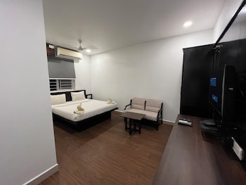 hotel scarlet by elephant stays