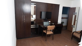 hotel scarlet by elephant stays