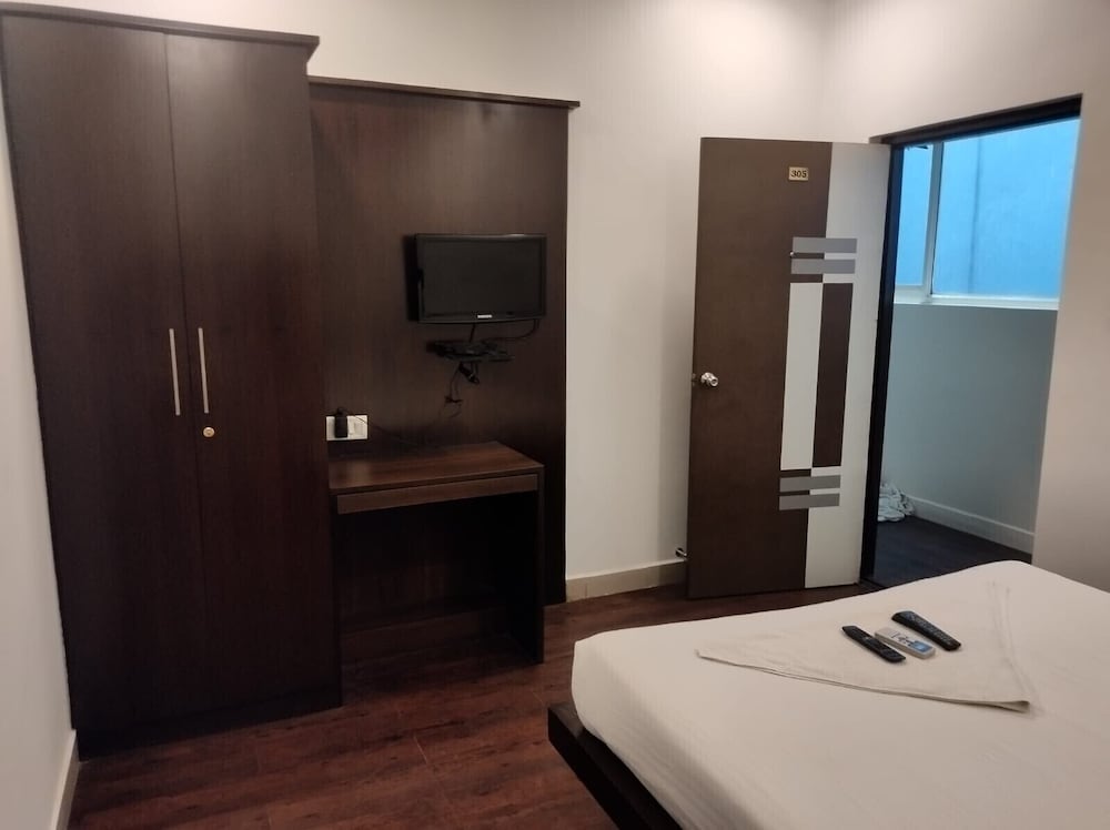 hotel scarlet by elephant stays