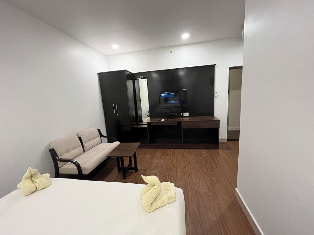 hotel scarlet by elephant stays