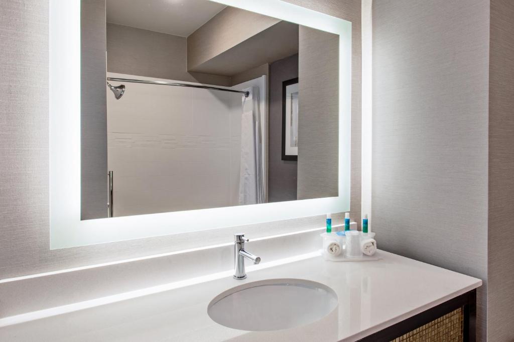 holiday inn express and suites anaheim resort area by ihg