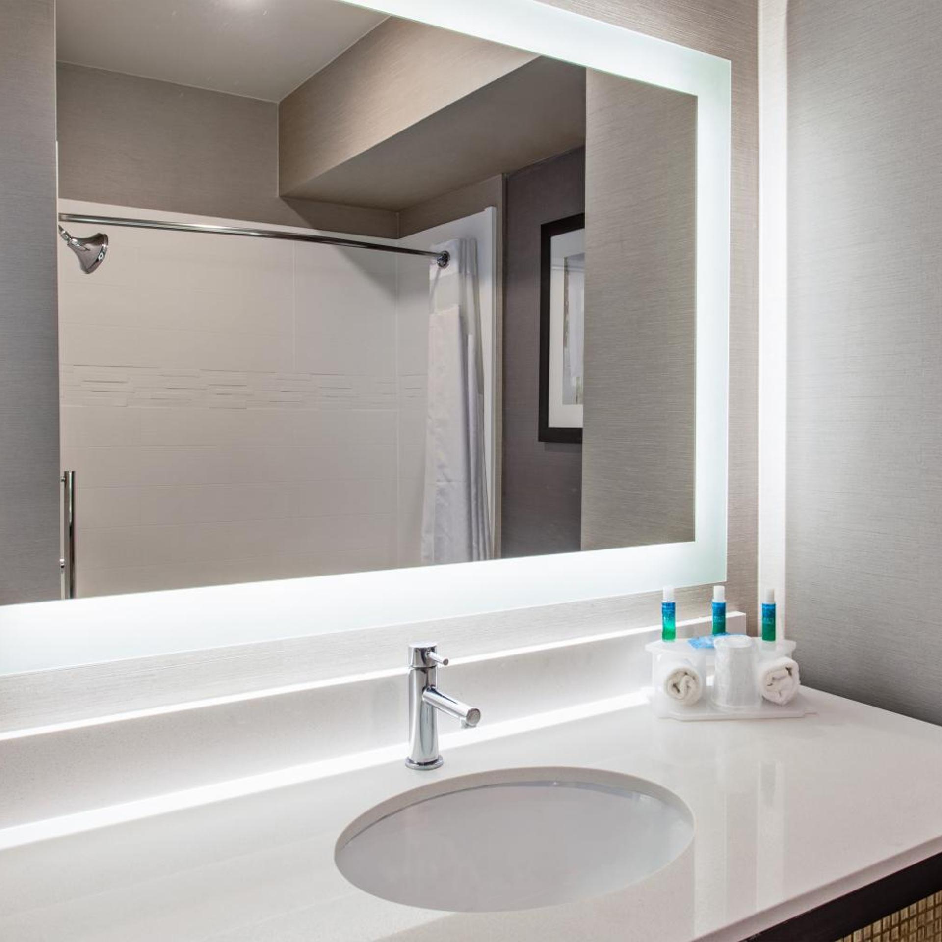 holiday inn express and suites anaheim resort area by ihg