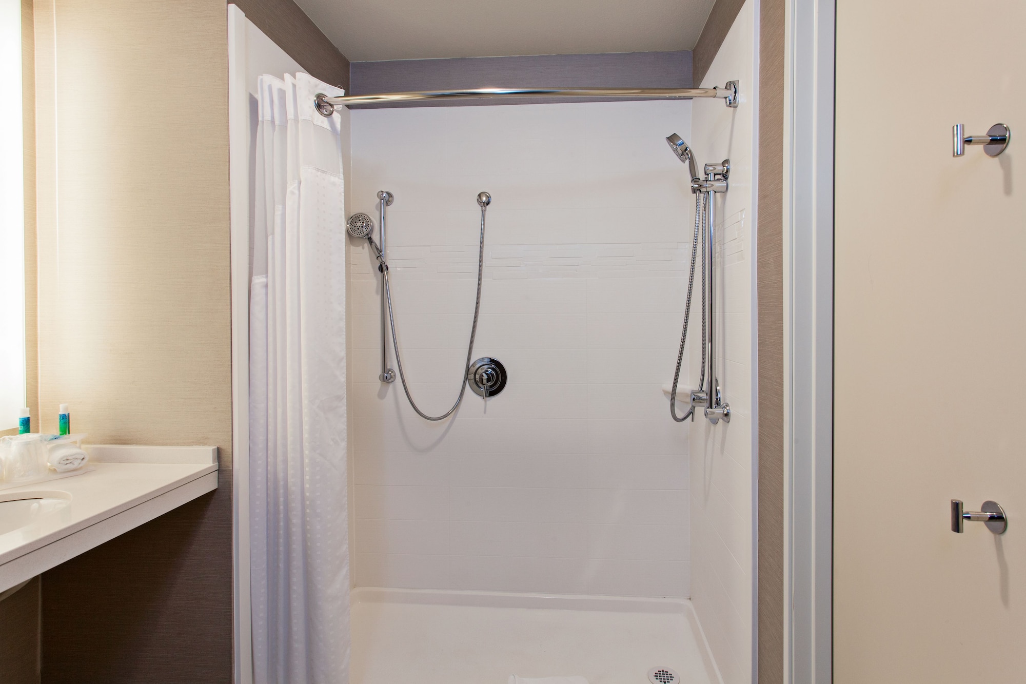 holiday inn express and suites anaheim resort area by ihg