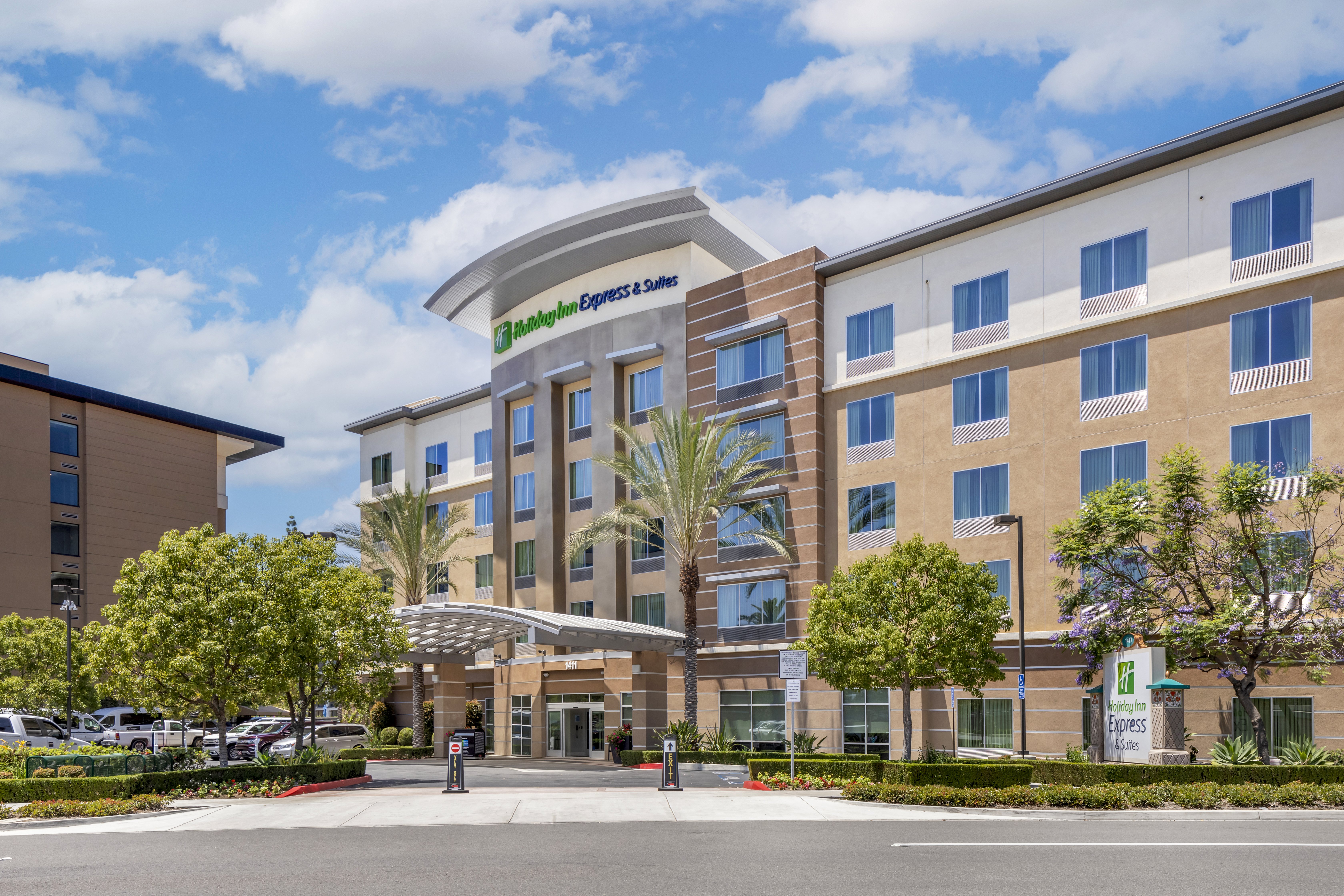 holiday inn express and suites anaheim resort area by ihg