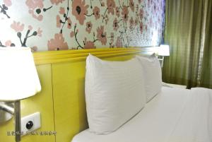 say love hotel