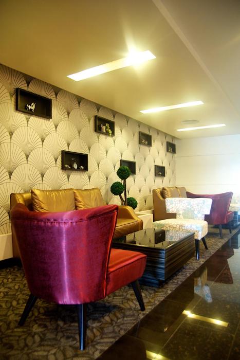 jolly suites and spa petchkasem