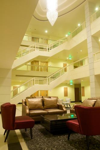 jolly suites and spa petchkasem