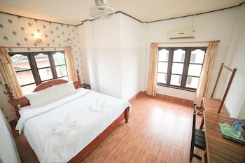 maylay guesthouse