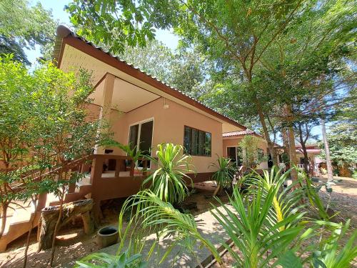 baan long beach
