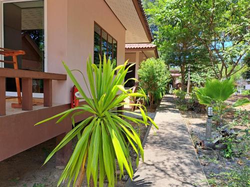 baan long beach
