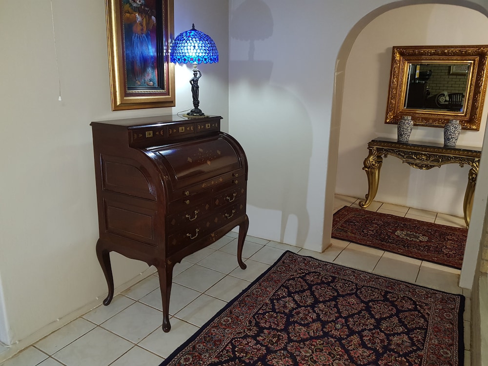 mountain view country estate