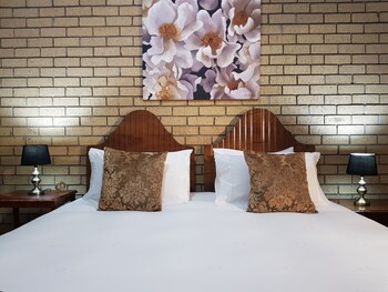 mountain view country estate