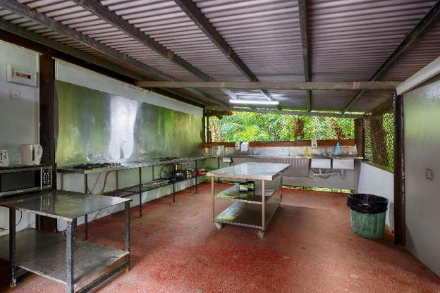 pks jungle village hostel