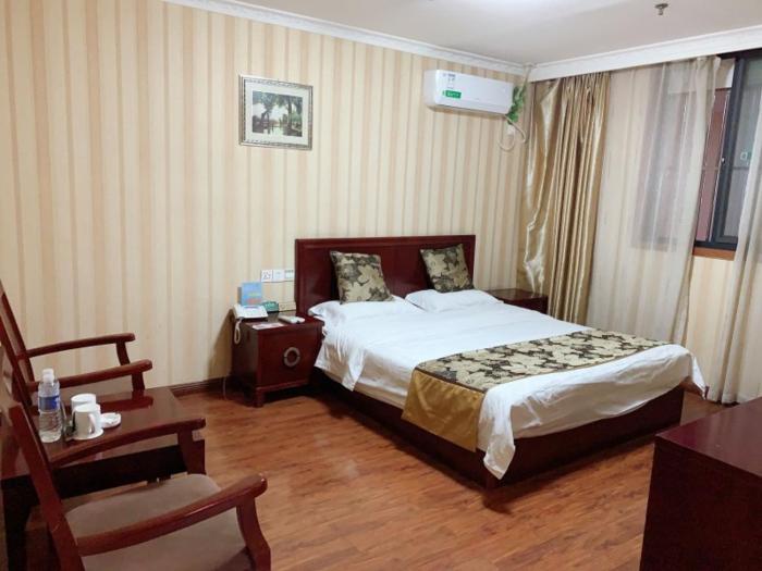 greentree alliance jiangsu wuxi yixing jinsanjiao bus station hotel