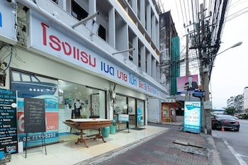 bed by boat hotel and apartment