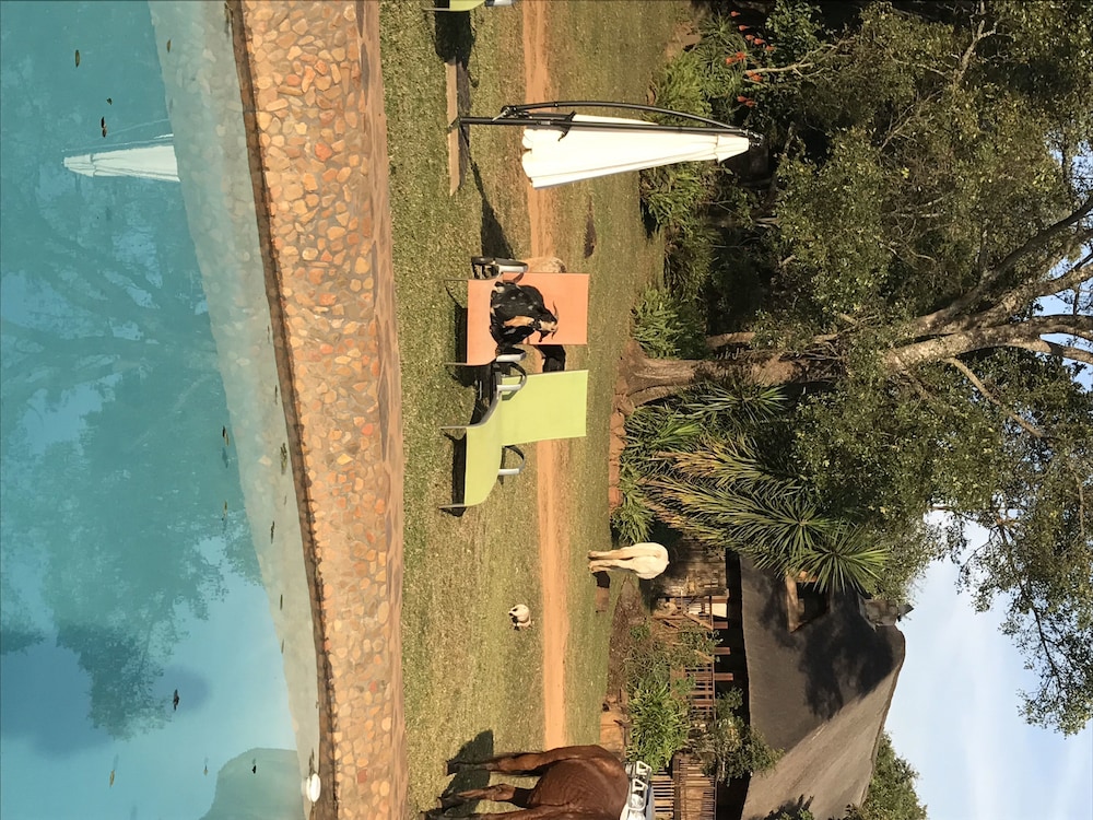 caracal lodge