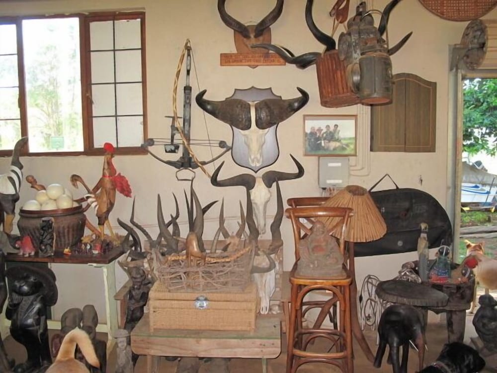 caracal lodge