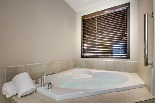 holiday inn express helen by ihg