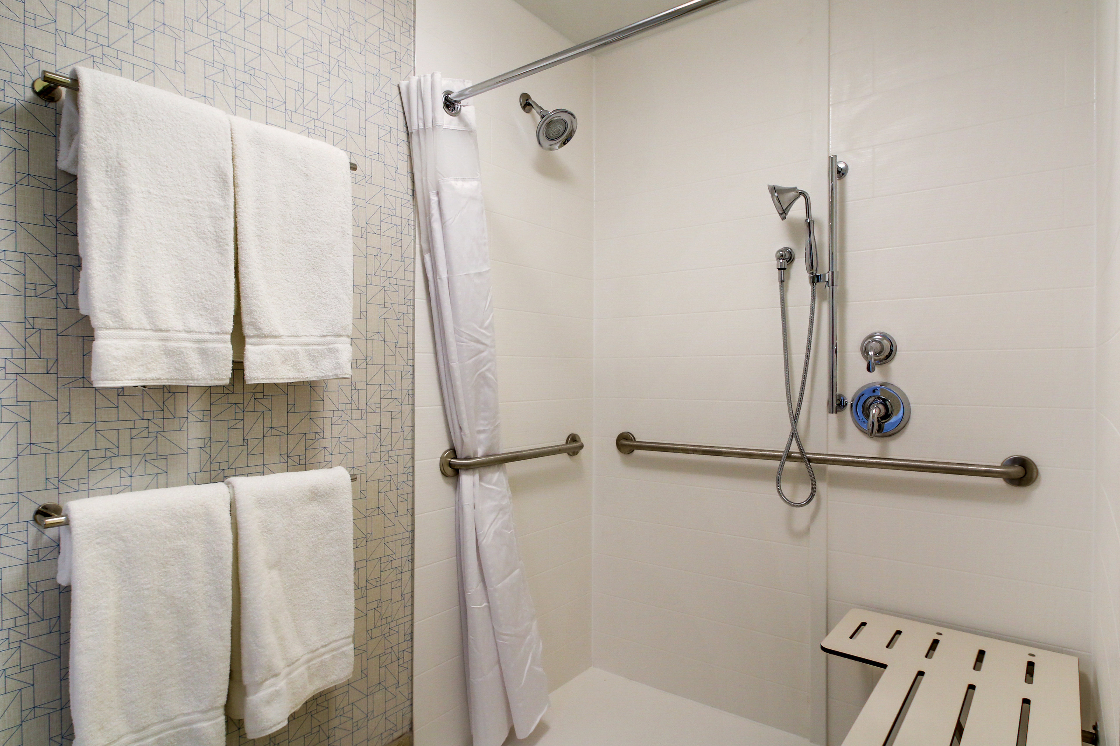 holiday inn express and suites galesburg by ihg