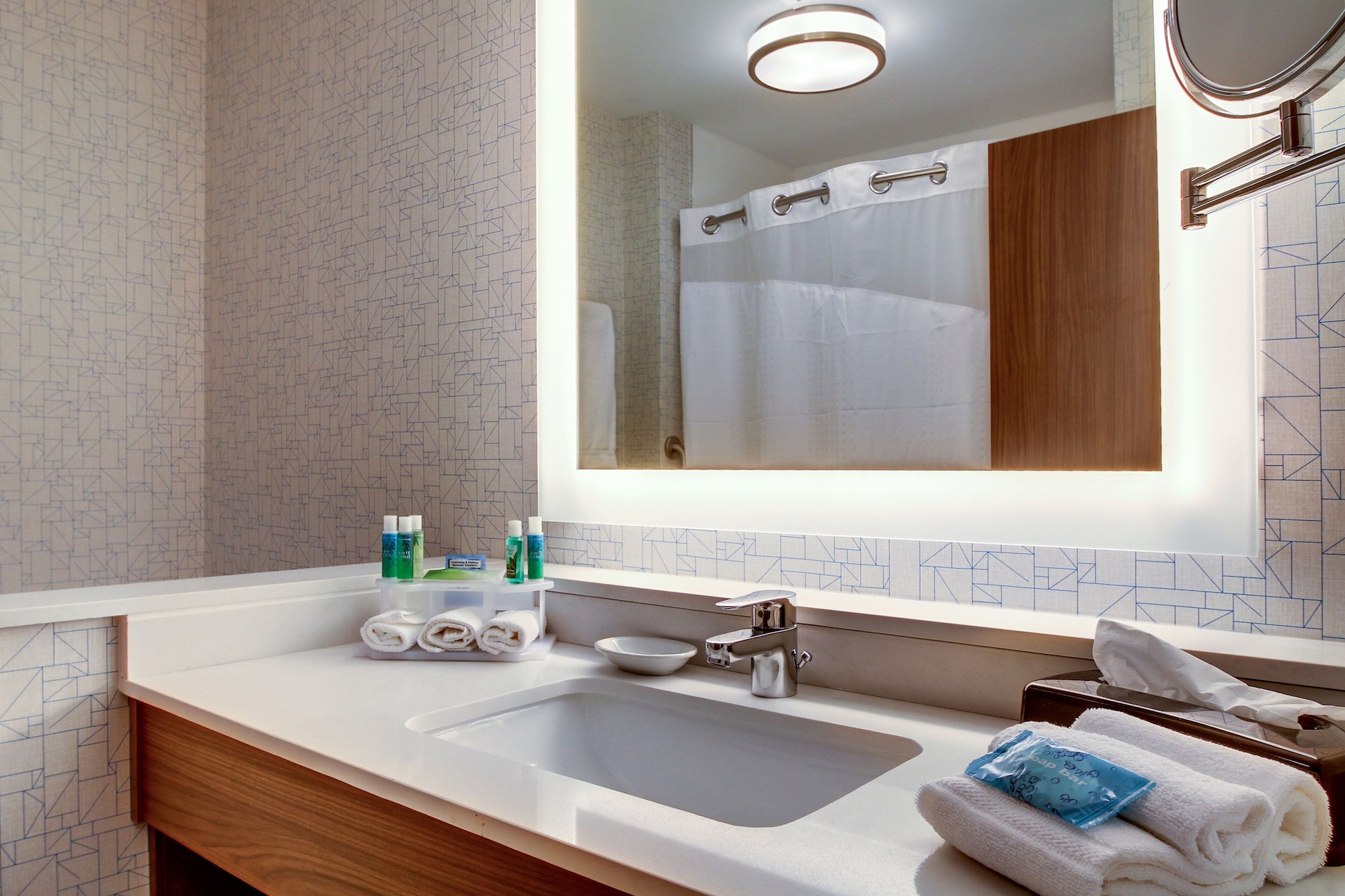 holiday inn express and suites galesburg by ihg