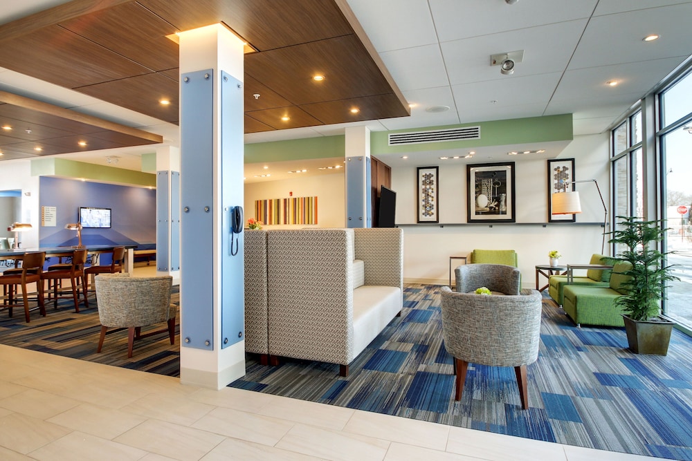 holiday inn express and suites galesburg by ihg
