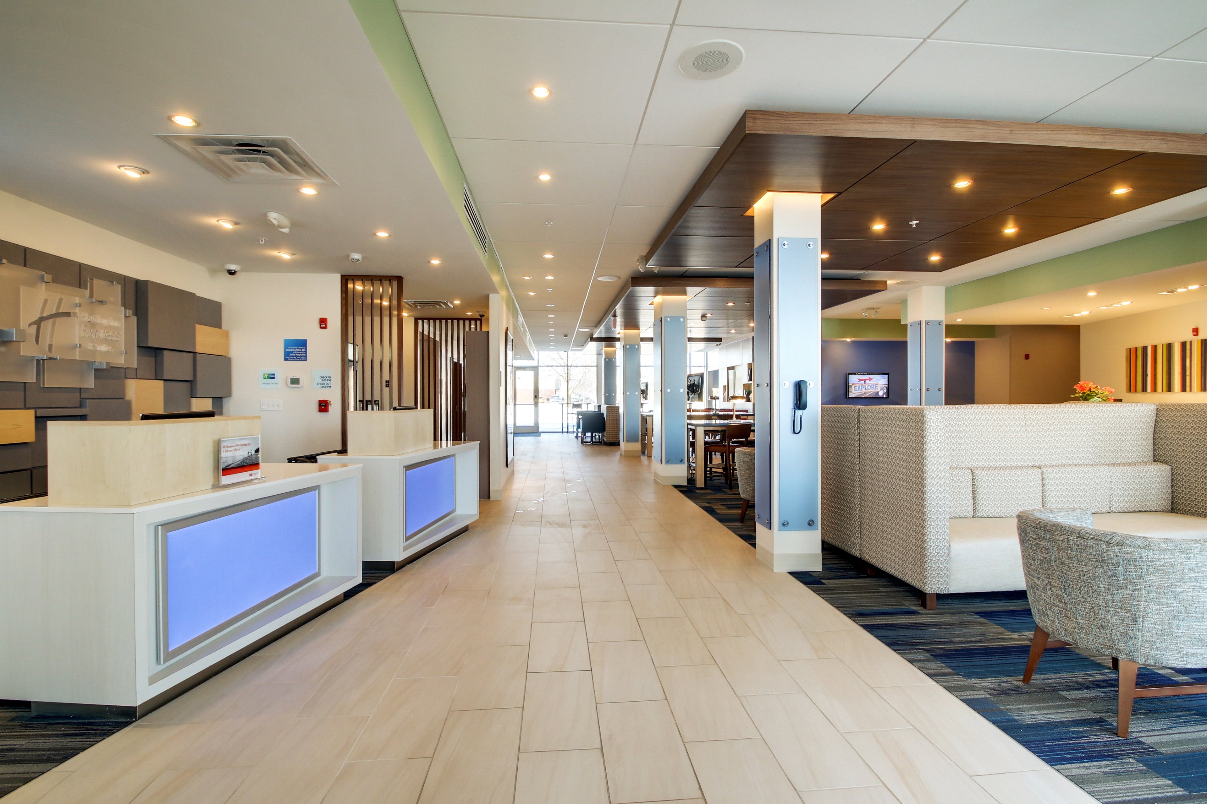 holiday inn express and suites galesburg by ihg