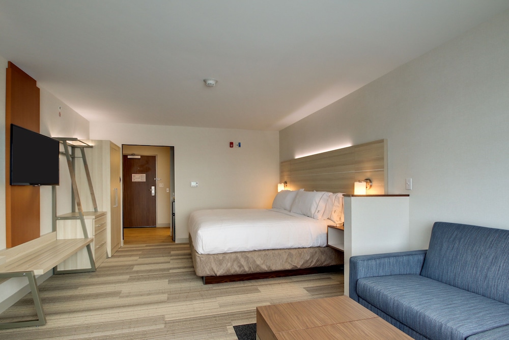 holiday inn express and suites galesburg by ihg