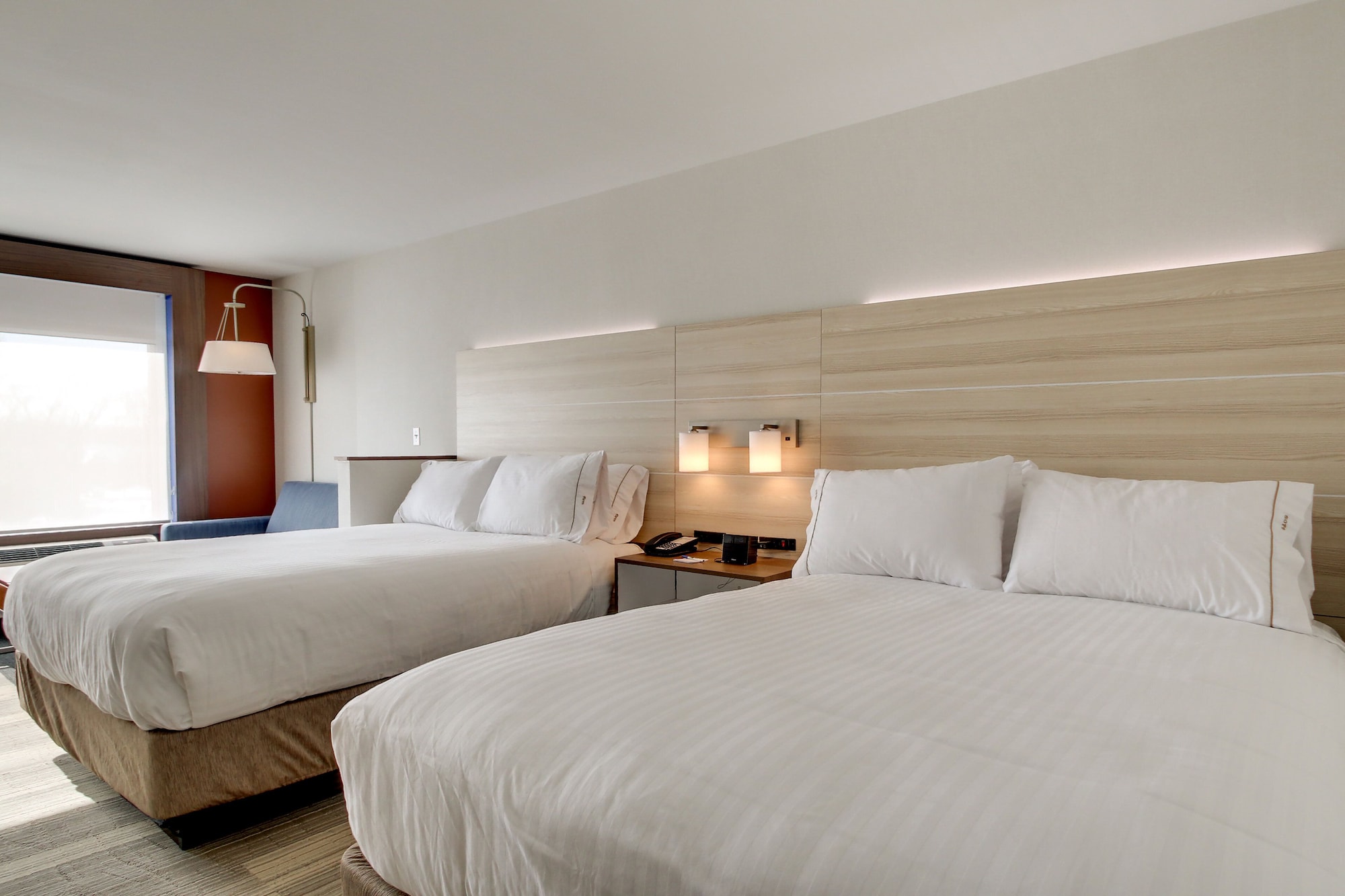 holiday inn express and suites galesburg by ihg
