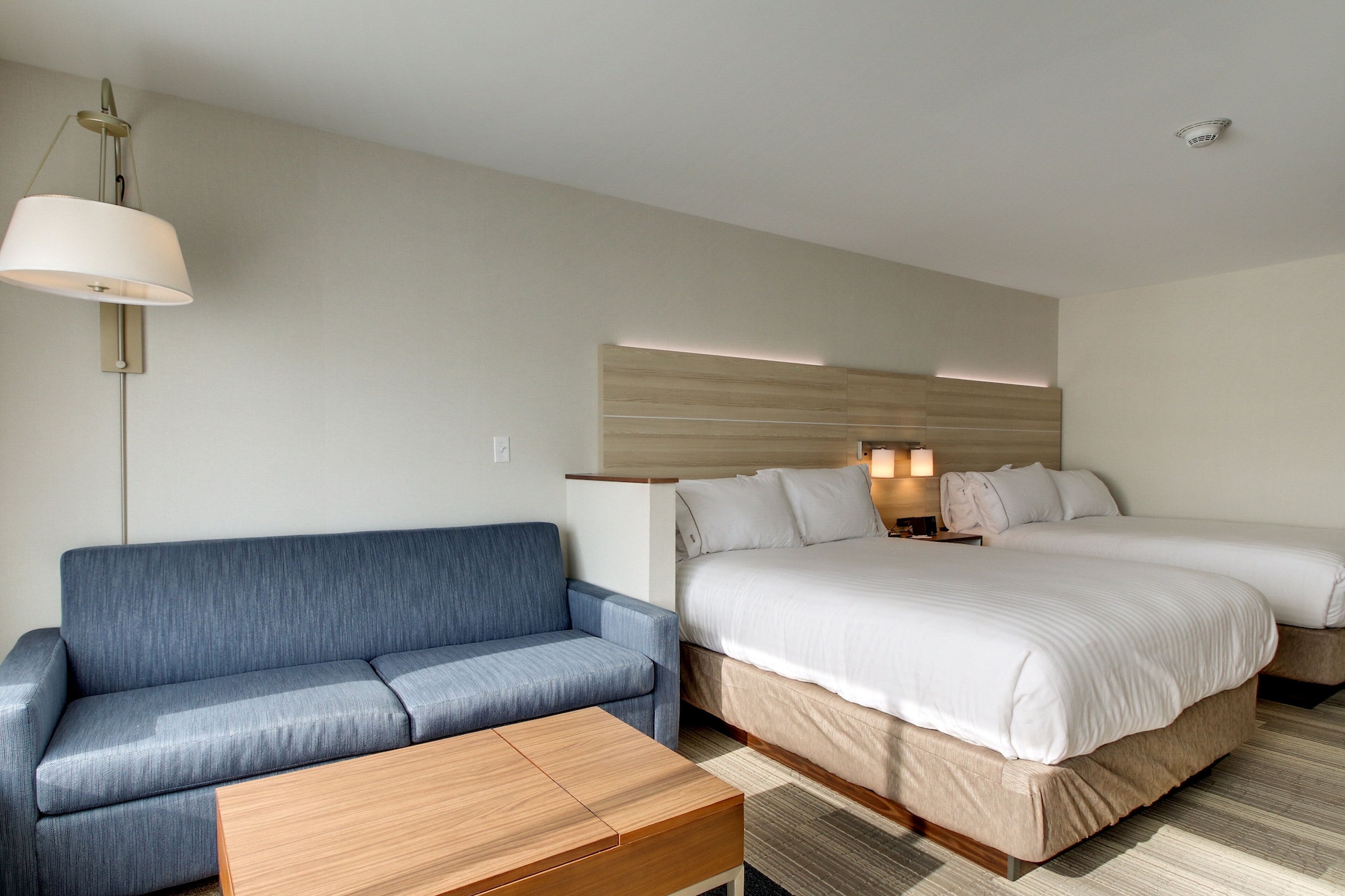 holiday inn express and suites galesburg by ihg