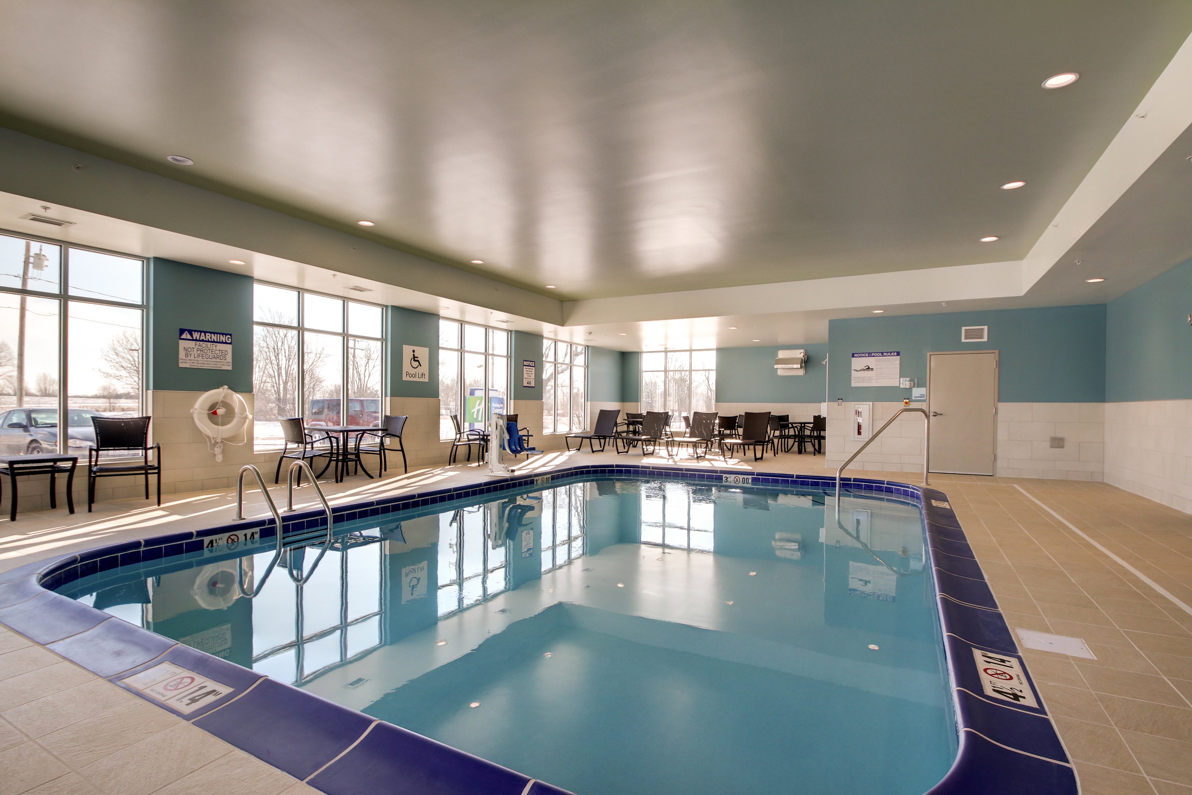 holiday inn express and suites galesburg by ihg