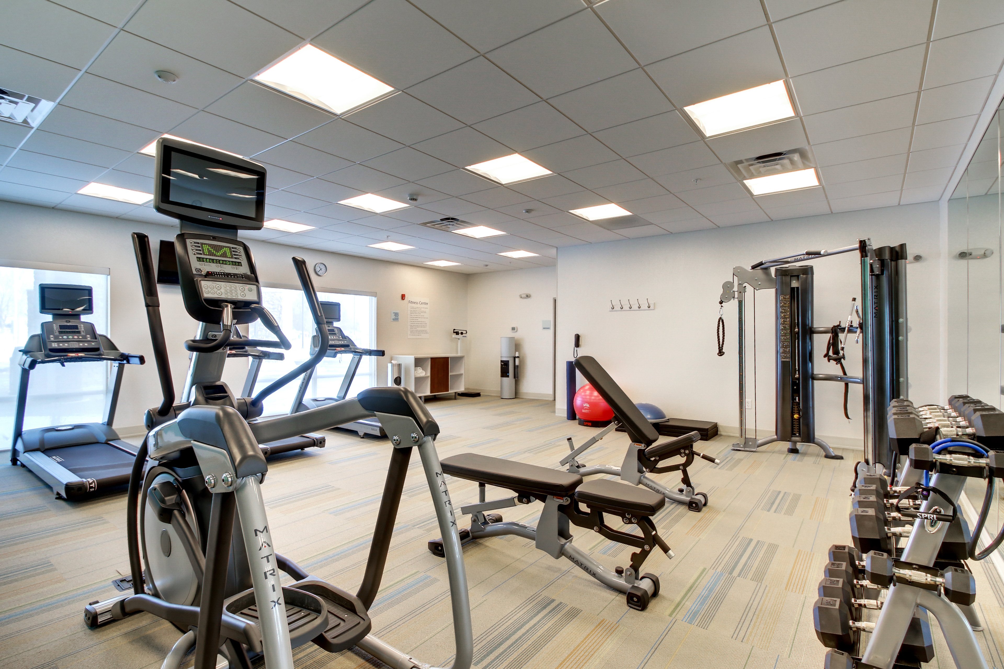 holiday inn express and suites galesburg by ihg
