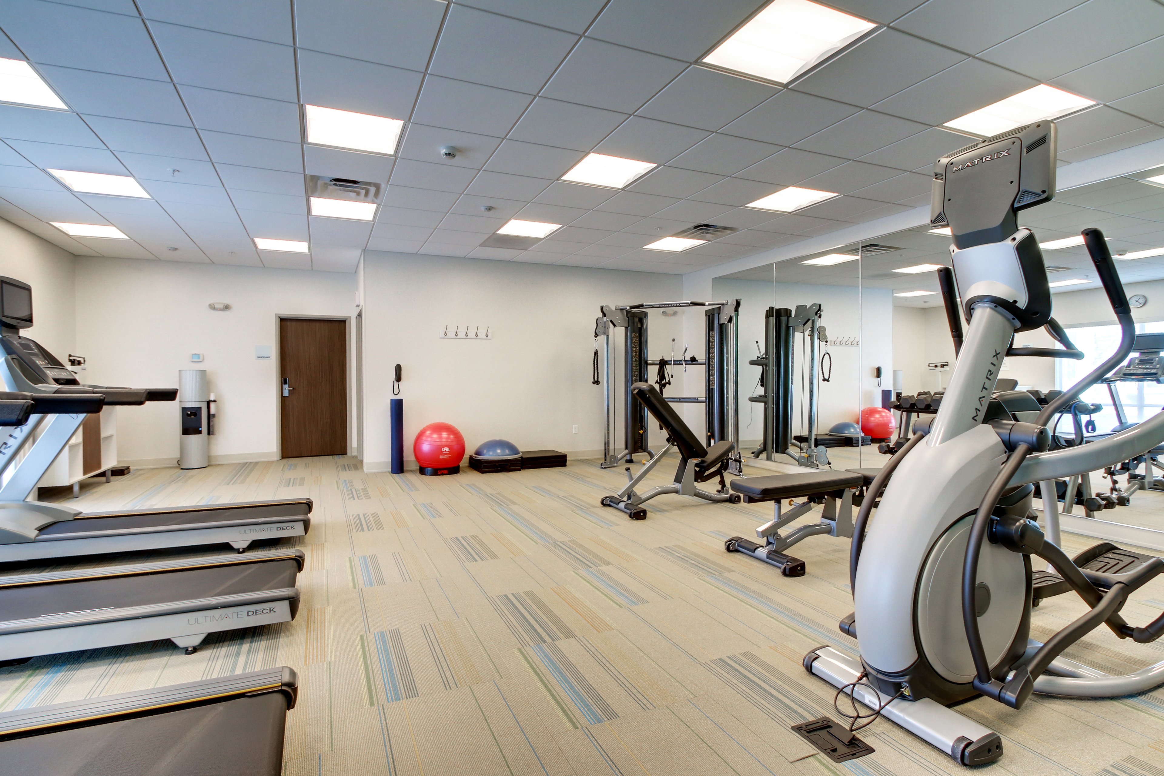 holiday inn express and suites galesburg by ihg