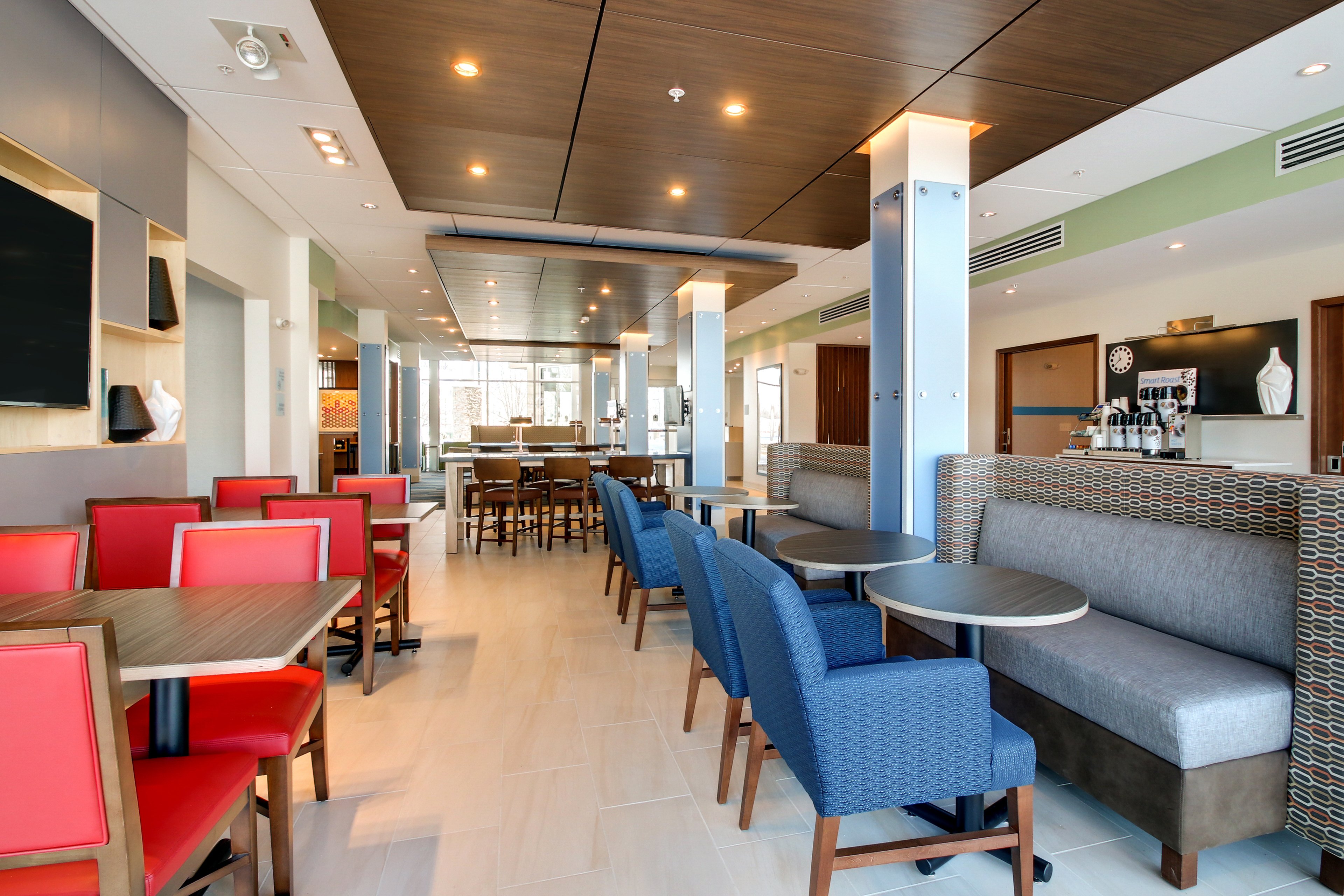 holiday inn express and suites galesburg by ihg