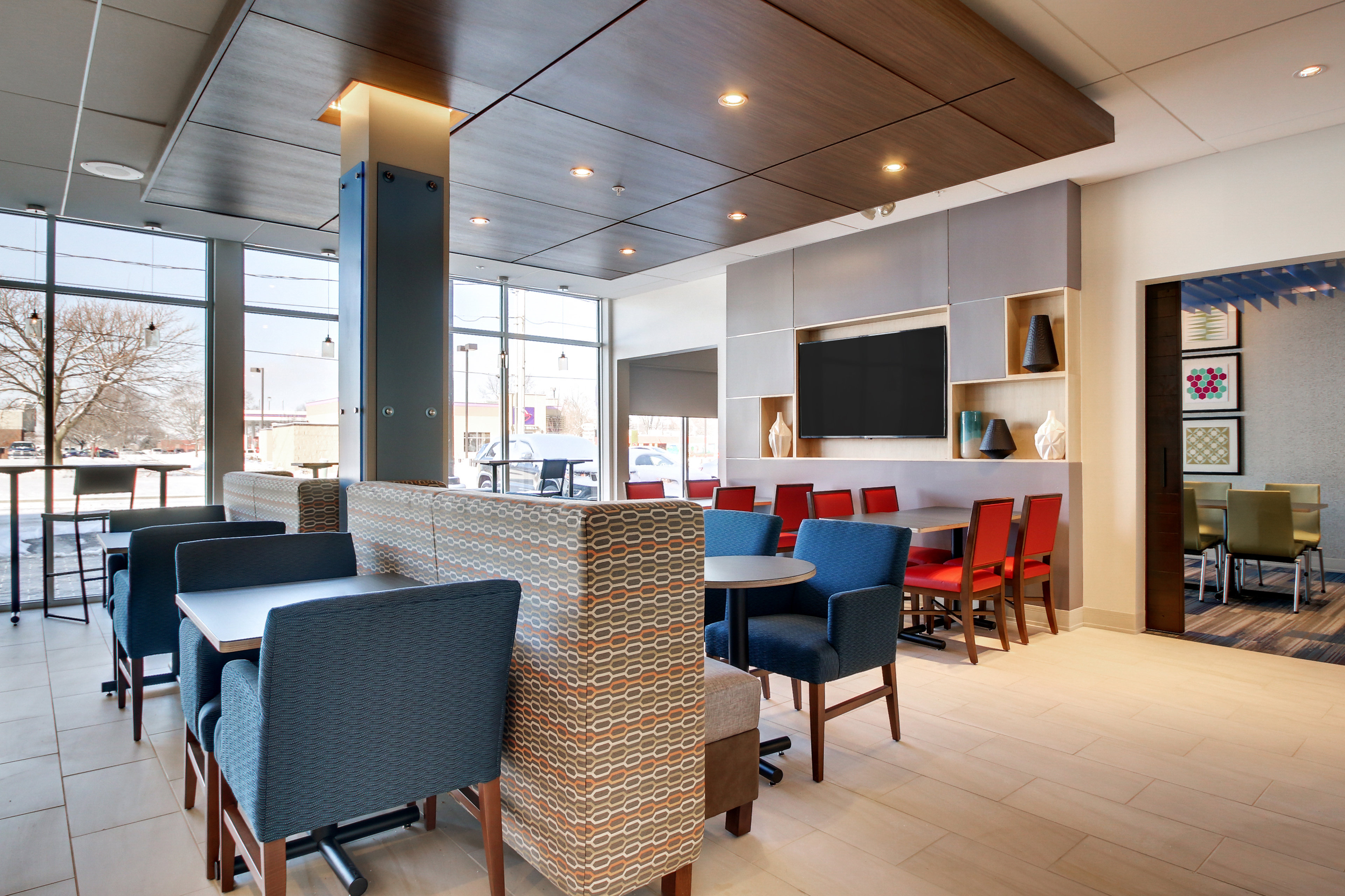 holiday inn express and suites galesburg by ihg