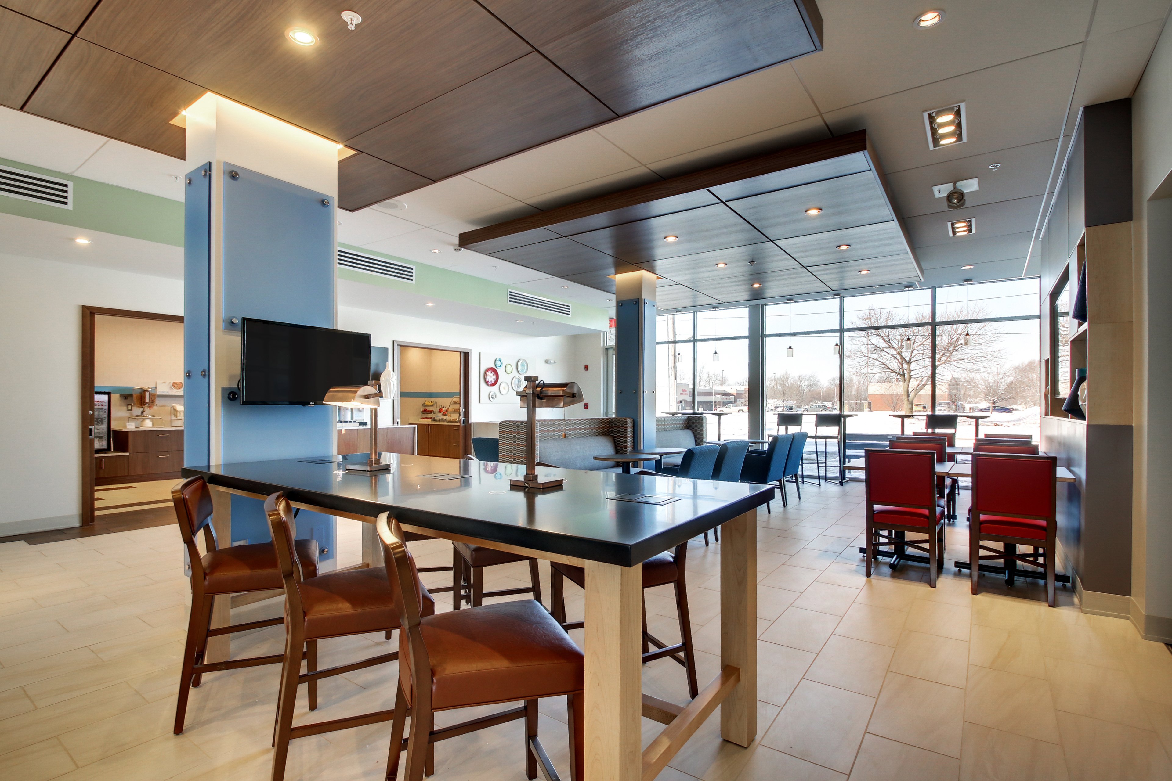 holiday inn express and suites galesburg by ihg