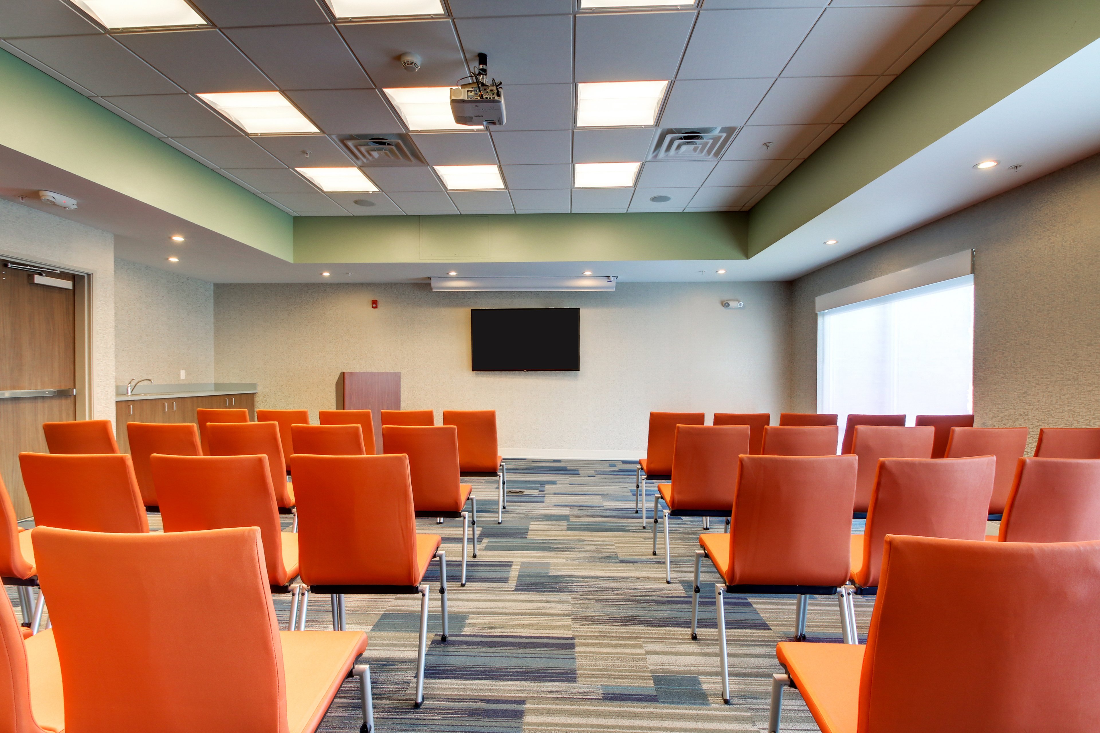 holiday inn express and suites galesburg by ihg