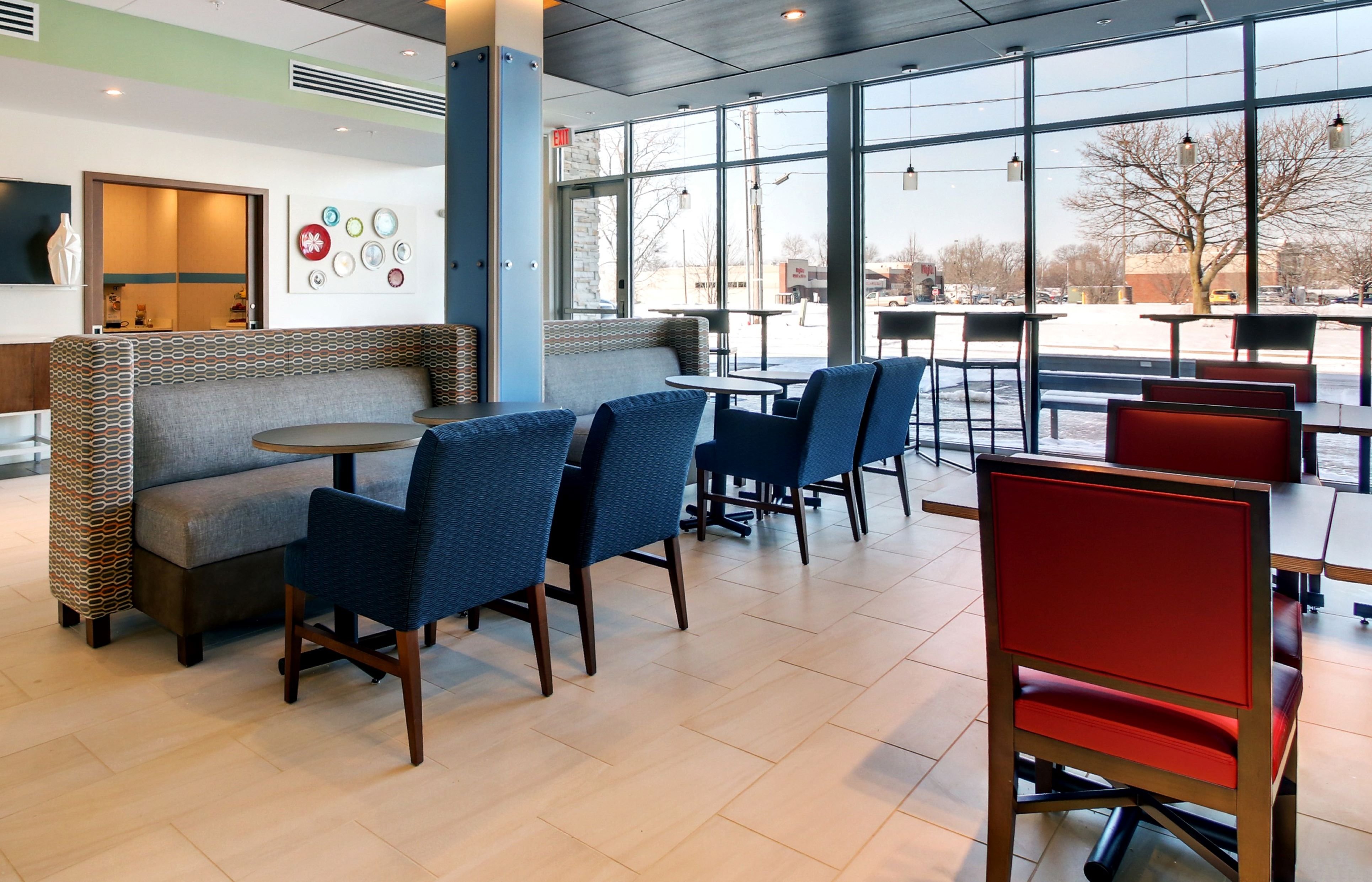 holiday inn express and suites galesburg by ihg