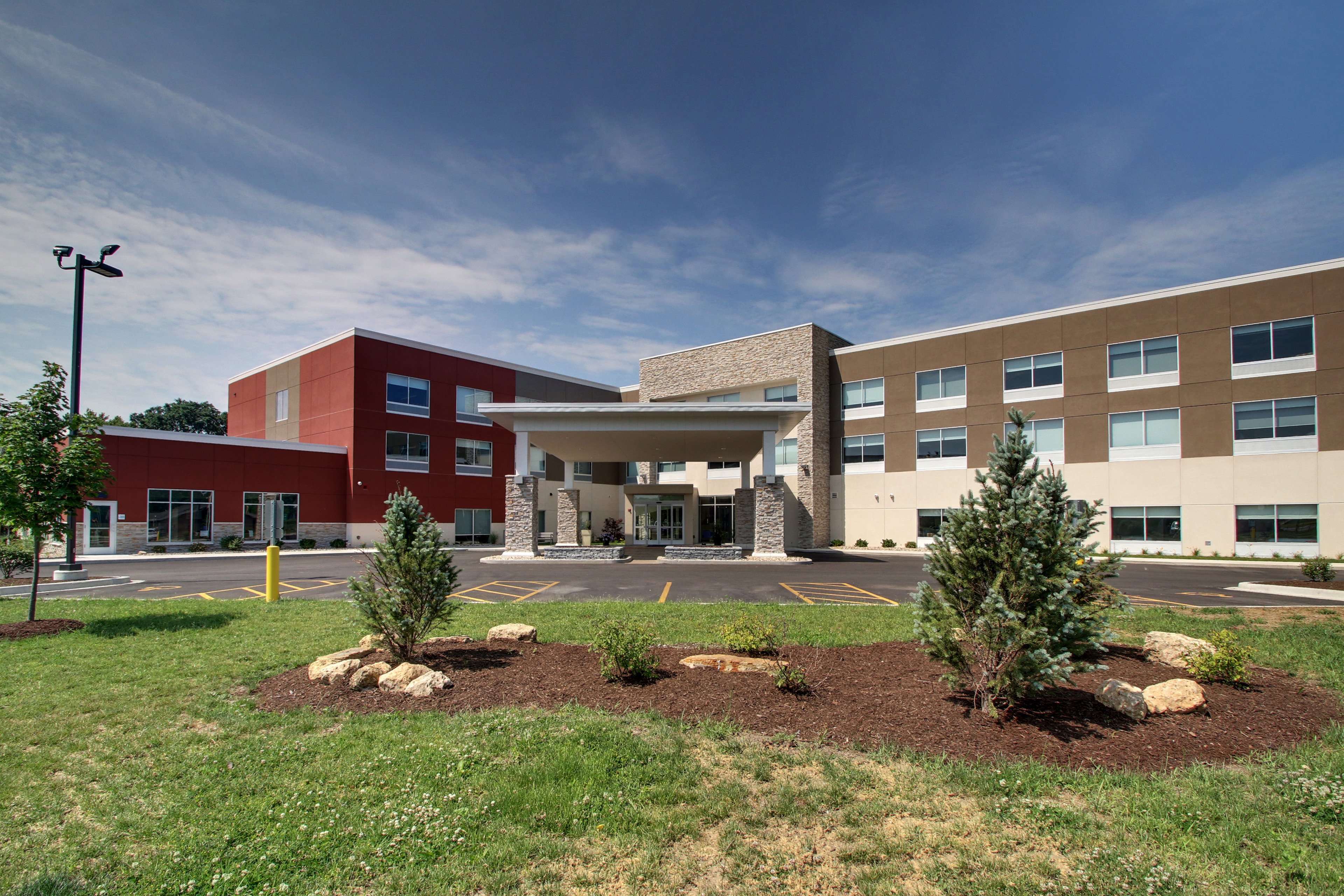 holiday inn express and suites galesburg by ihg