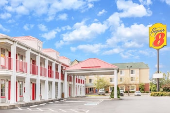 super 8 by wyndham clinton