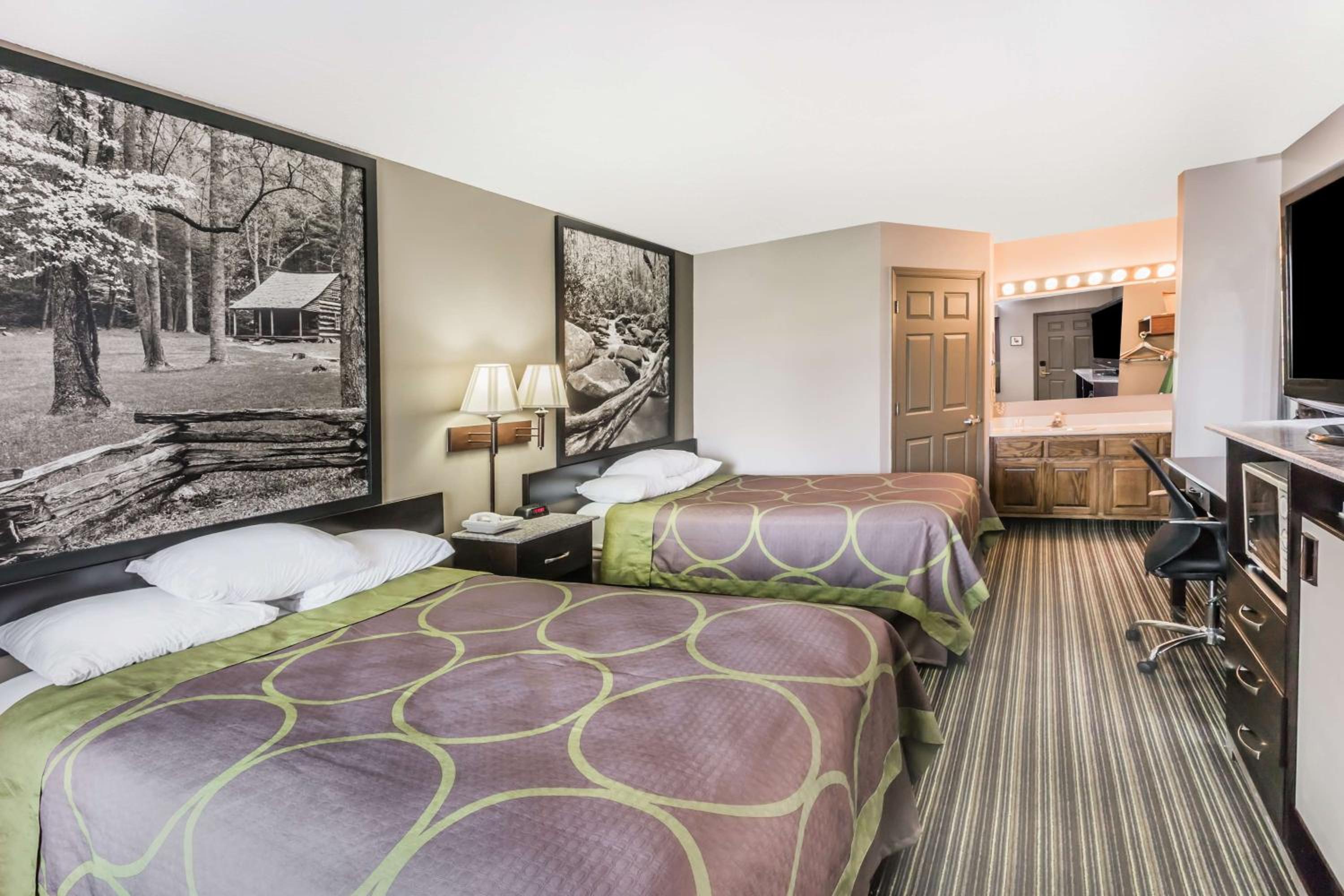 super 8 by wyndham clinton