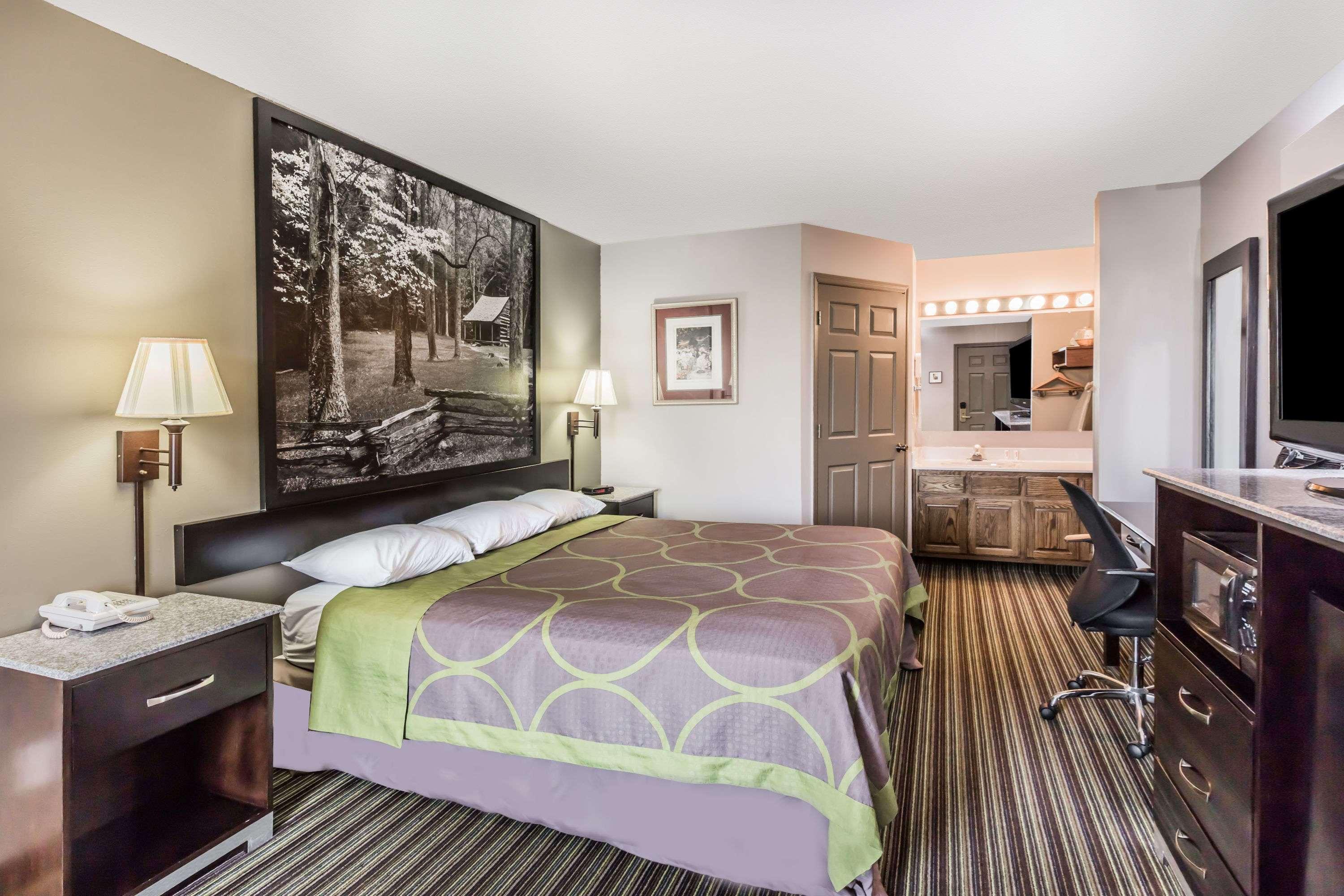 super 8 by wyndham clinton