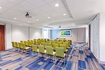 holiday inn express and suites houston s medical c