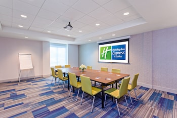 holiday inn express and suites houston s medical c