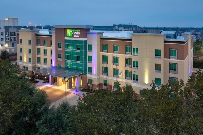 holiday inn express and suites houston s medical c