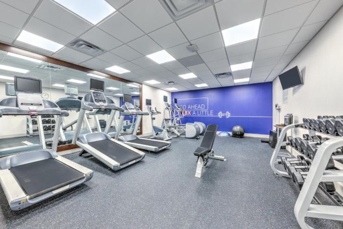 holiday inn express and suites houston s medical c