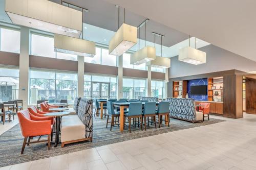 holiday inn express and suites houston s medical c
