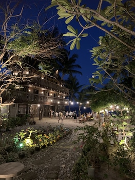 bamboo house beach lodge and restaurant