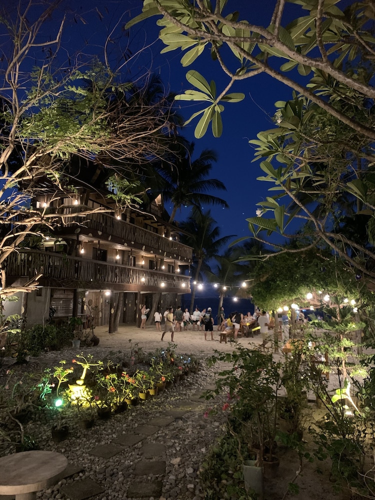 bamboo house beach lodge and restaurant