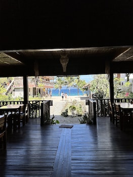 bamboo house beach lodge and restaurant