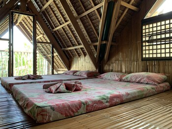 bamboo house beach lodge and restaurant